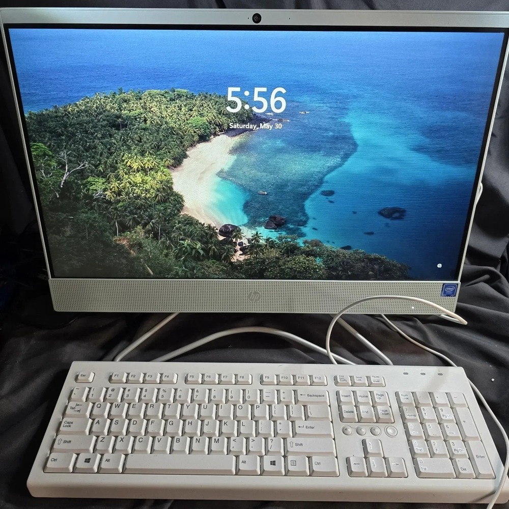 HP TPC-Q045-22 All-in-One Desktop 22" Computer W Keyboard And Mouse